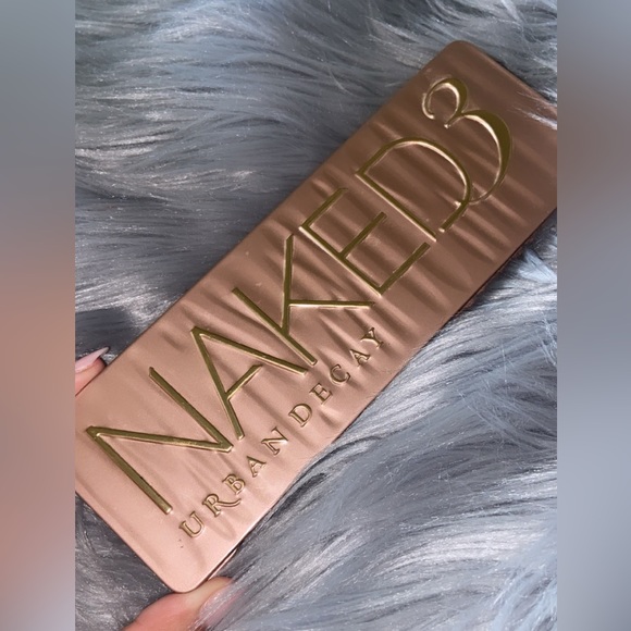 Urban Decay Naked3 Eyeshadow Palette - Picture 2 of 8